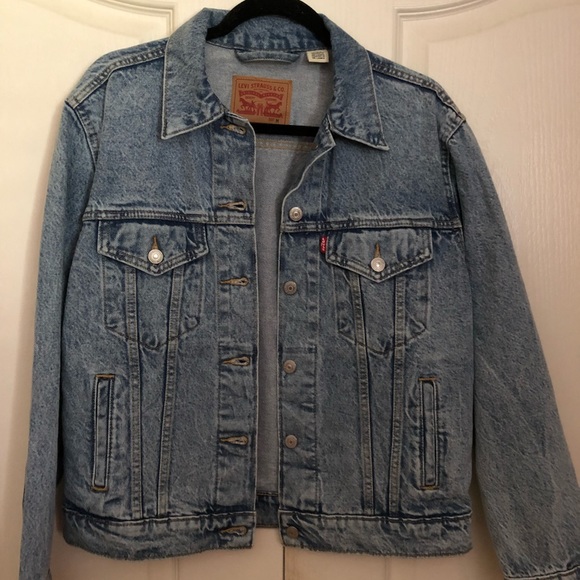 Levi’s Women’s Ex-Boyfriend Trucker Jacket - Picture 15 of 15